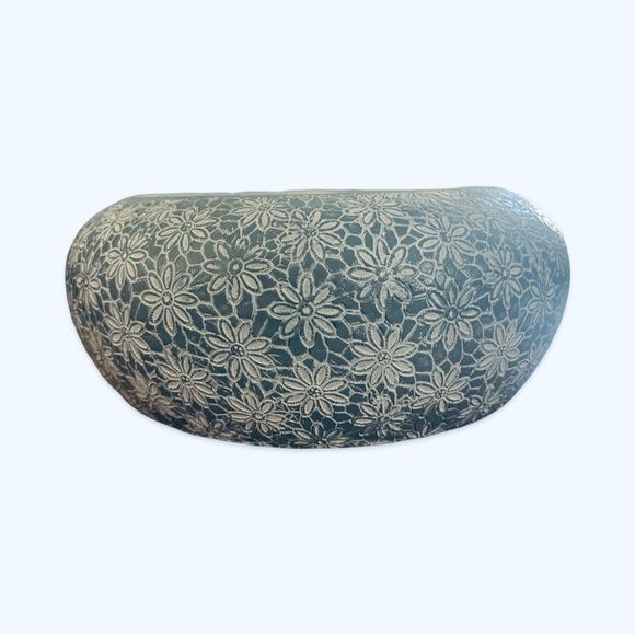 Etched Daisy Set of 2| Painted Terra Cotta Blue & White Planter Bowls Succulents - Picture 13 of 13